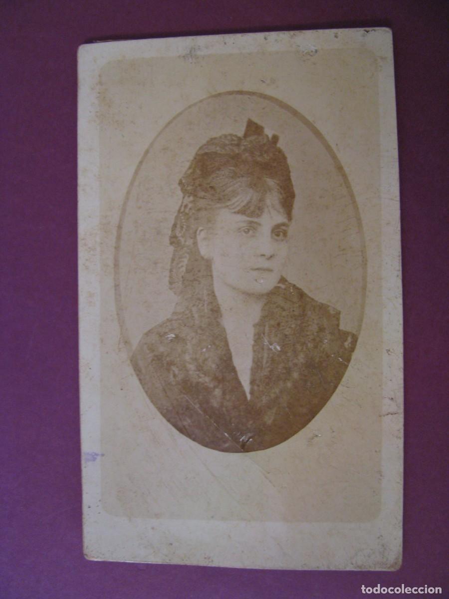 Fotograf&iacute;a antigua: ANTIGUA FOTO CDV. UNA MUJER. J- LAURENT ET CIE. MADRID, PARIS. 10,5X6,5 CM