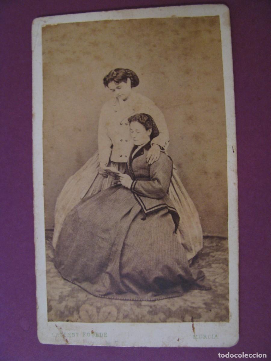 Fotograf&iacute;a antigua: ANTIGUA FOTO CDV. MUJERES. FOTOGRAFO LAURENTE ROUDE, MURCIA. 10,5X6,5 CM