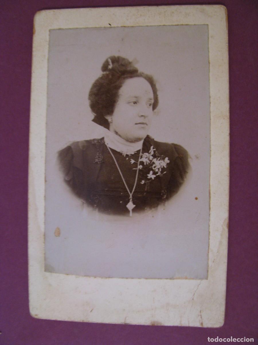 Fotograf&iacute;a antigua: ANTIGUA FOTO CDV. UNA MUJER. SIN DATOS DE FOTOGRAFO. 10,5X6,5 CM