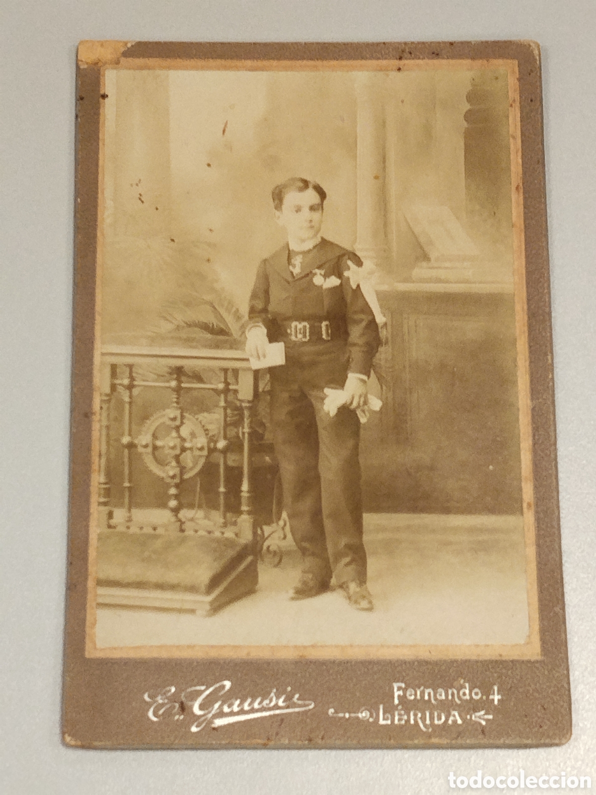 Fotograf&iacute;a antigua: Antigua albumina o carta de visita de ni&ntilde;o militar L&eacute;rida. fot&oacute;grafo Emilio Gausi .lleida