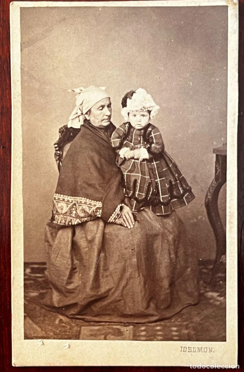 Fotografia antica: FOTOGRAFIA CDV ALBUMINA DE SE&Ntilde;ORA CON NI&Ntilde;A, IDELMON DE PALENCIA, CARTE DE VISITE MIDE 10 X 6,E CMS.