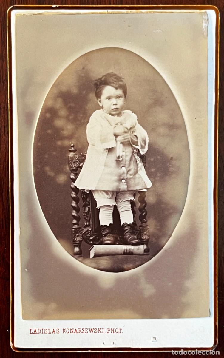Fotografia antica: Albumina CDV de ni&ntilde;a, Fotografo Ldislas Konarzewski de St, Jean de Luz, bajos Pirineos, CARTE DE VIS