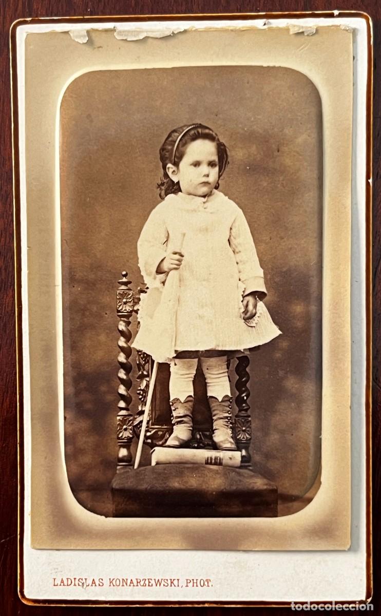 Fotografia antica: Albumina CDV de ni&ntilde;a, Fotografo Ldislas Konarzewski de St, Jean de Luz, bajos Pirineos, CARTE DE VIS