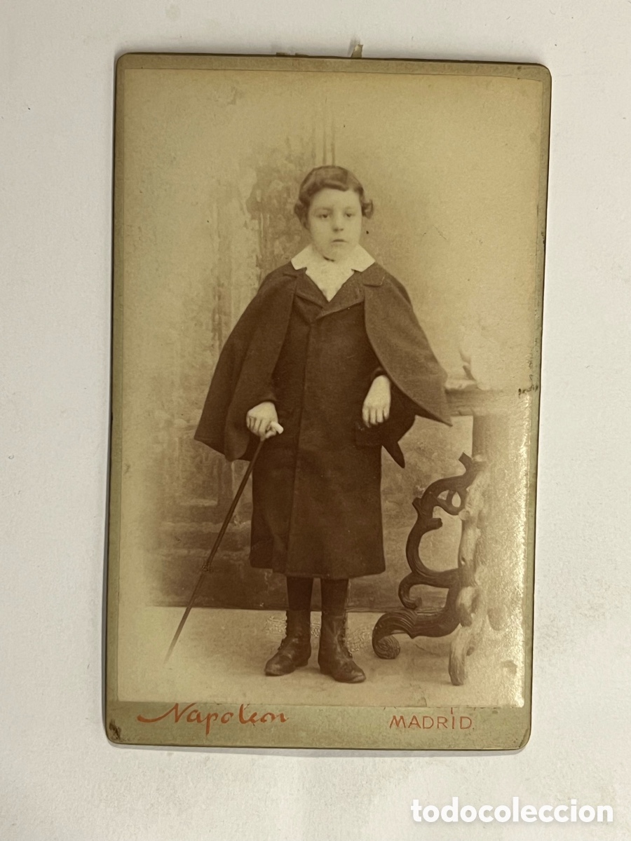 Fotograf&iacute;a antigua: MADRID CDV, Napole&oacute;n (hijo) Fotograf&iacute;a Ni&ntilde;o con Abrigo capa de la &eacute;poca (fin Siglo XIX)