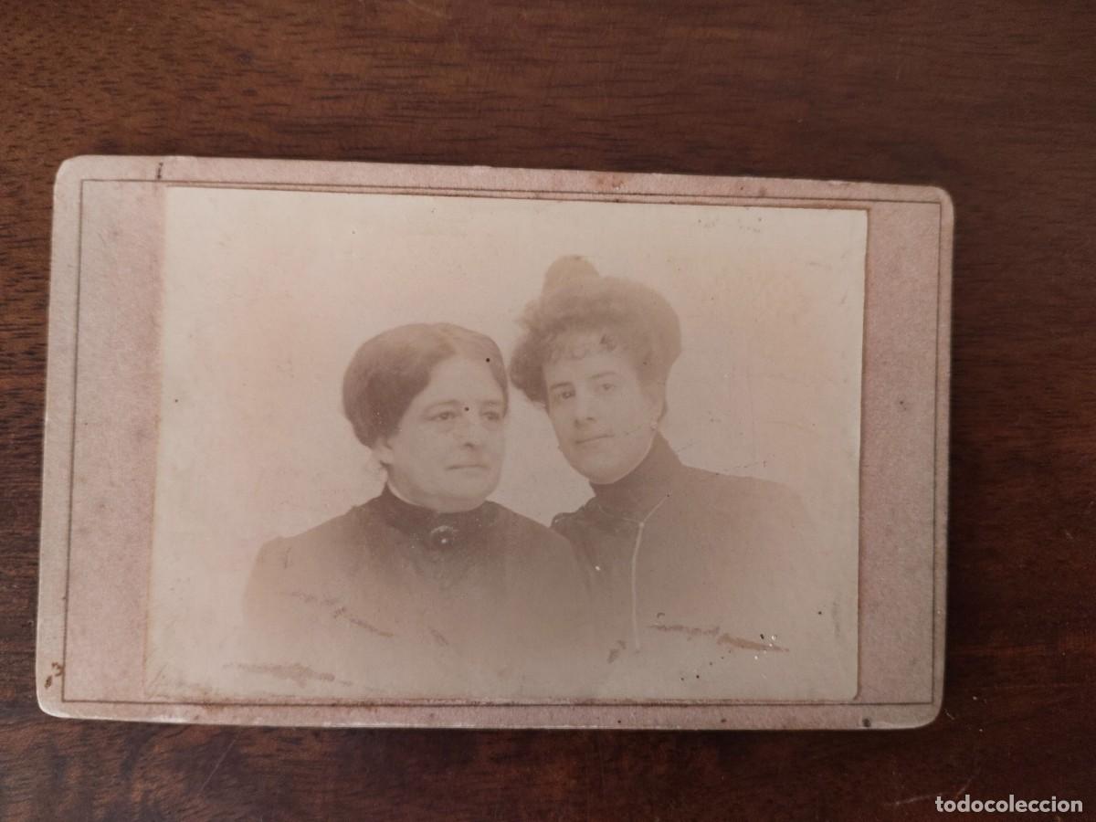 Fotograf&iacute;a antigua: Carte de Visite Madre e hija.