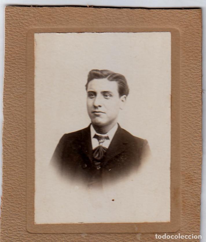 Fotograf&iacute;a antigua: Elegante caballero con joya en la corbata. Siglo XIX rc