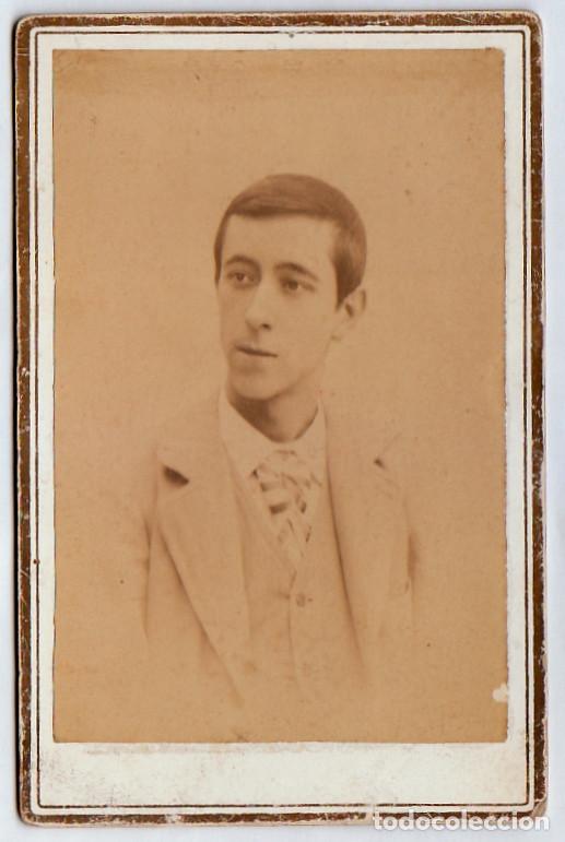 Fotograf&iacute;a antigua: Carta de Visita. CDV Joven y delgado caballero. Torero?. Siglo XIX rc