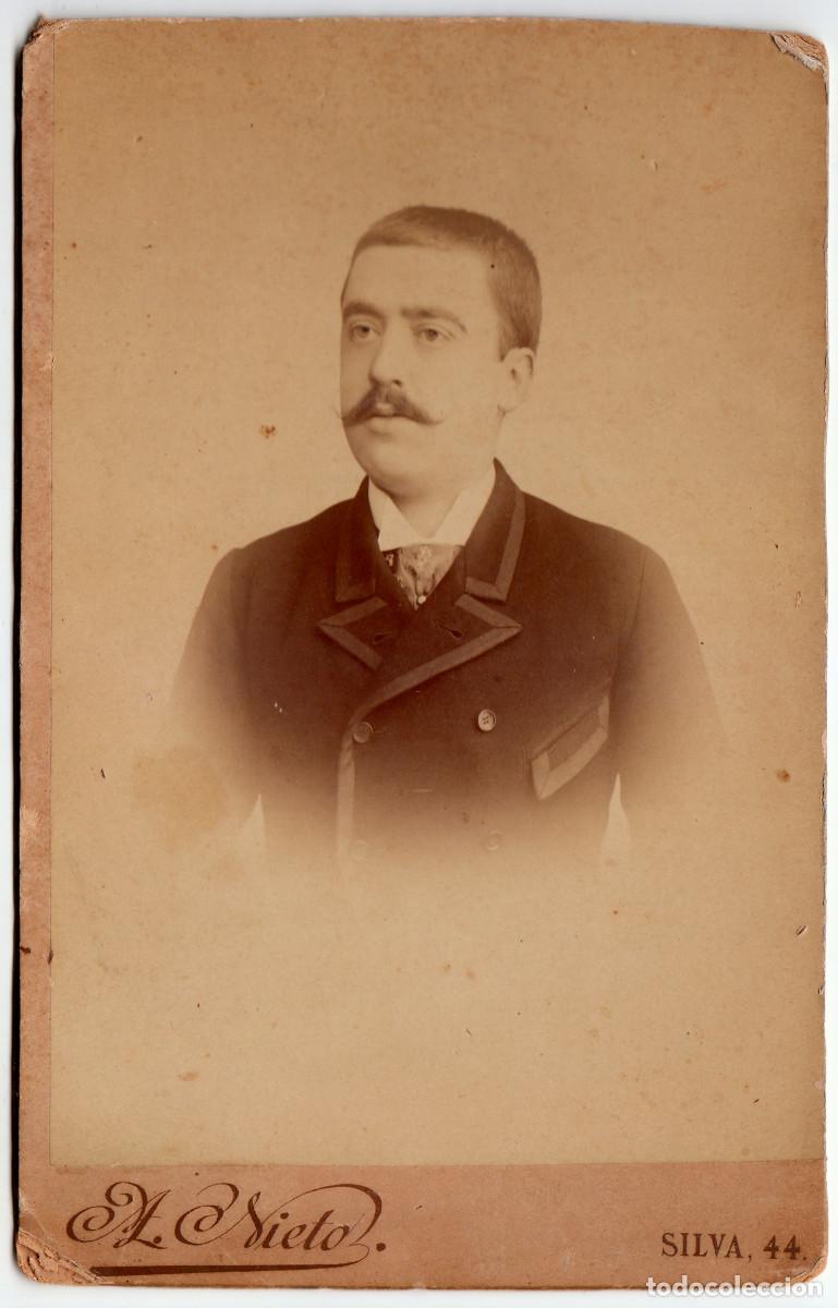 Fotograf&iacute;a antigua: Retrato de caballero con cuidado bigote. A. Nieto, Madrid. Siglo XIX rc