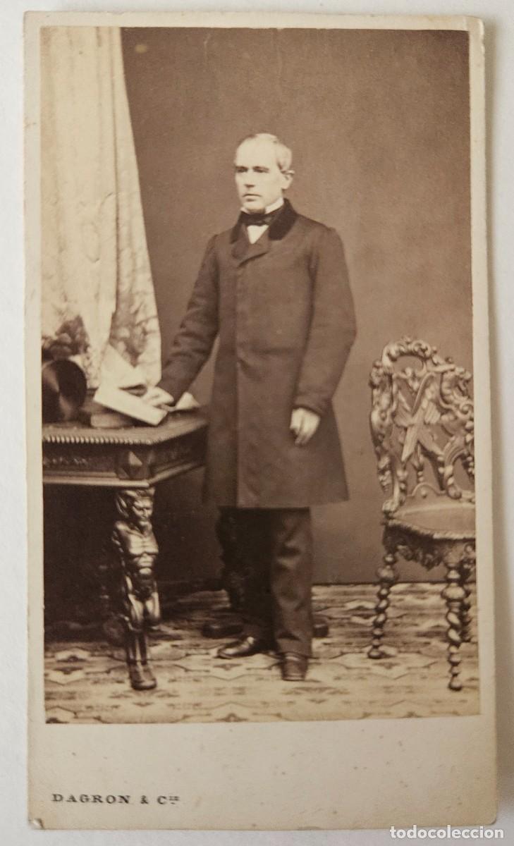 Fotografia antiga: Retrato de hombre. Fot. Dagron & Cie, Par&iacute;s.