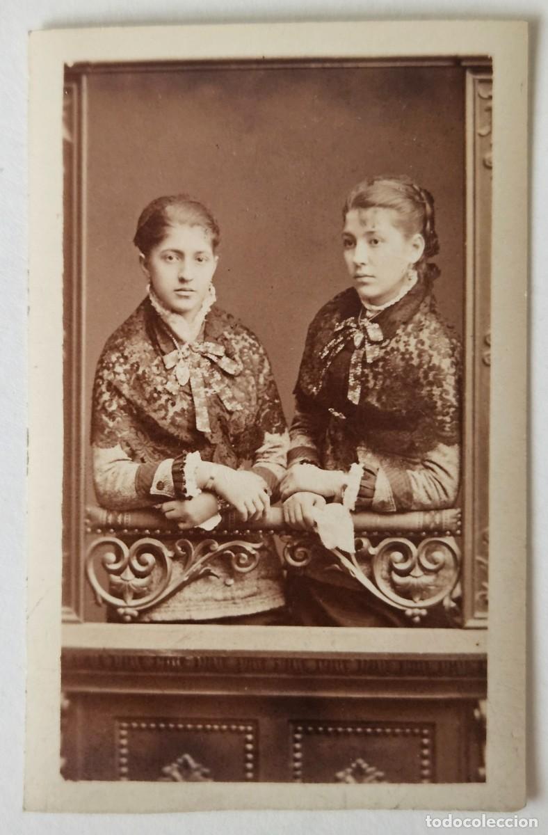 Fotografia antiga: Retrato de dos j&oacute;venes. Fot. A. Garc&iacute;a, Valencia.