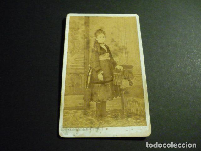 Fotografia antiga: SAN SEBASTIAN RETRATO DE MUJER VALENTIN MARIN FOTOGRAFO CARTE DE VISITE HACIA 1865