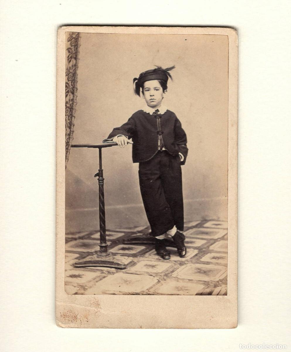 Fotograf&iacute;a antigua: Ni&ntilde;o con nombre reverso, foto: C y R, Matanzas, Cuba.