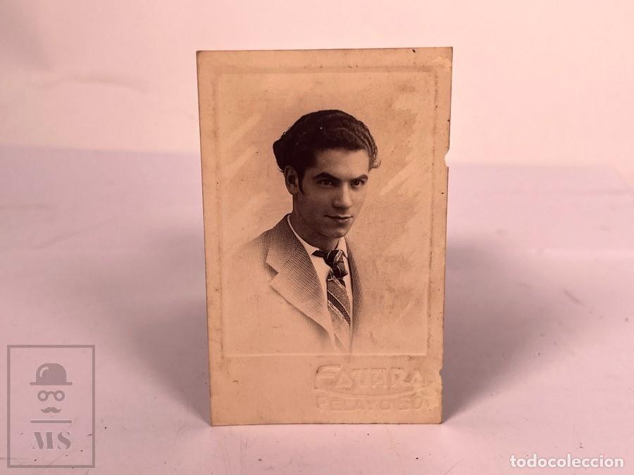 Fotograf&iacute;a antigua: Antigua tarjeta de Visita / CDV - Retrato Joven Se&ntilde;or - Alto Styling - Foto Fauara Pelayo