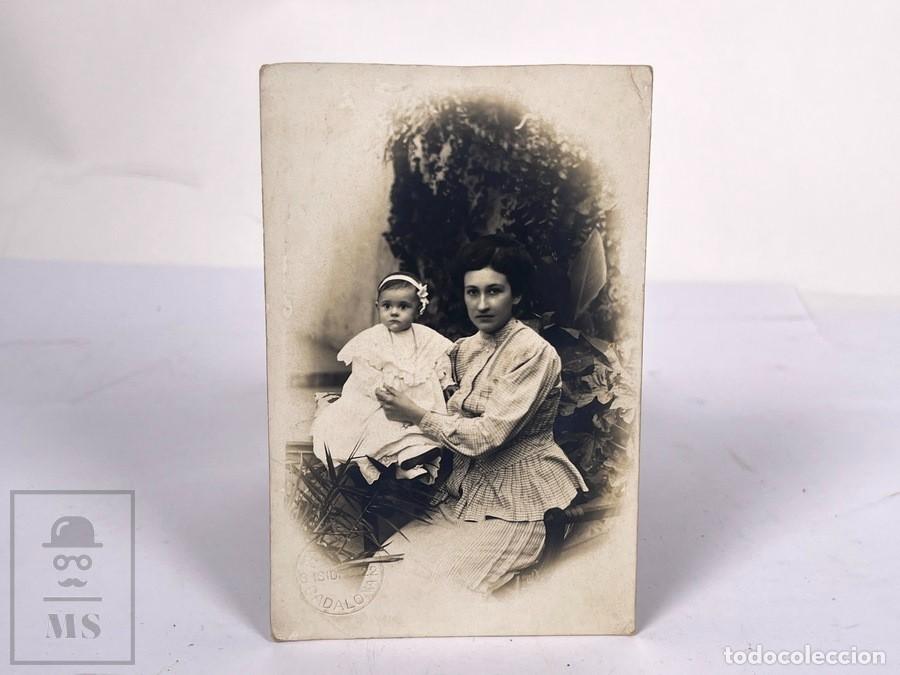 Fotograf&iacute;a antigua: Antigua tarjeta de Visita / CDV - Fotograf&iacute;a Retrato Madre con Ni&ntilde;a - Alto Styling - Nyssen Badalona