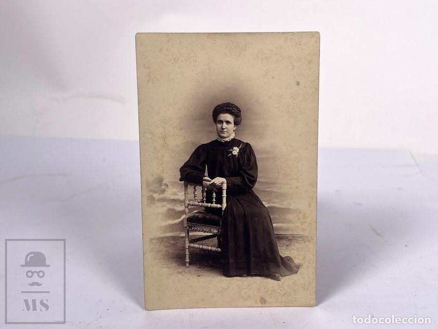 Fotograf&iacute;a antigua: Antigua tarjeta de Visita / CDV - Fotograf&iacute;a Mujer Posando - Alto Styling