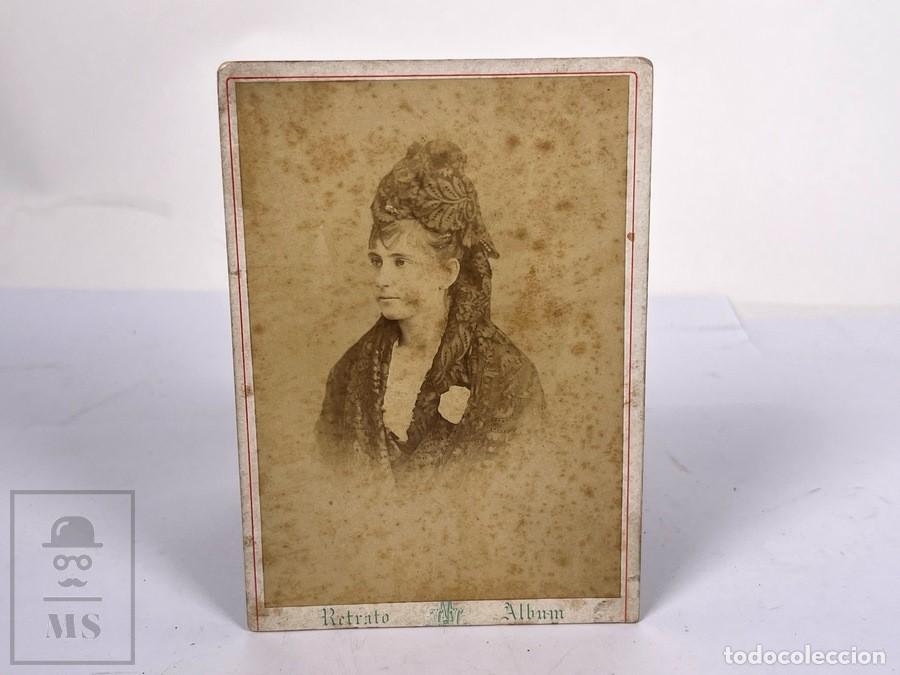 Fotograf&iacute;a antigua: Antigua tarjeta de Visita / CDV - Fotograf&iacute;a Retrato Mujer - Alto Styling - P.M. Hebert Madrid