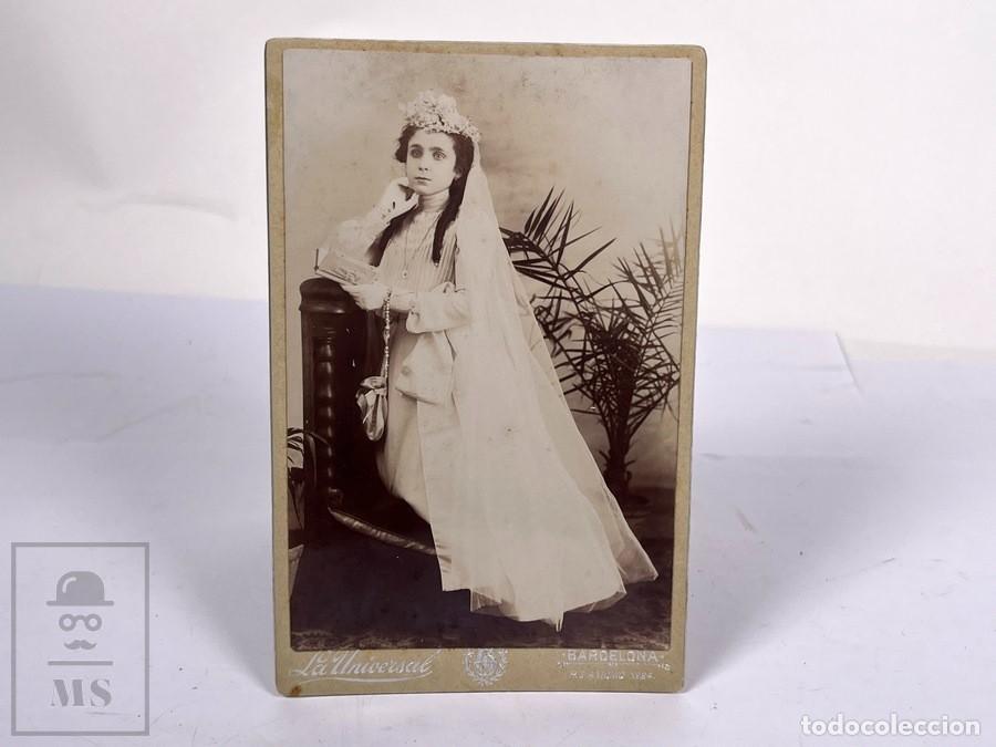 Fotograf&iacute;a antigua: Antigua tarjeta de Visita / CDV - Fotograf&iacute;a Ni&ntilde;a Primera Comuni&oacute;n - Alto Styling -Foto La Universal