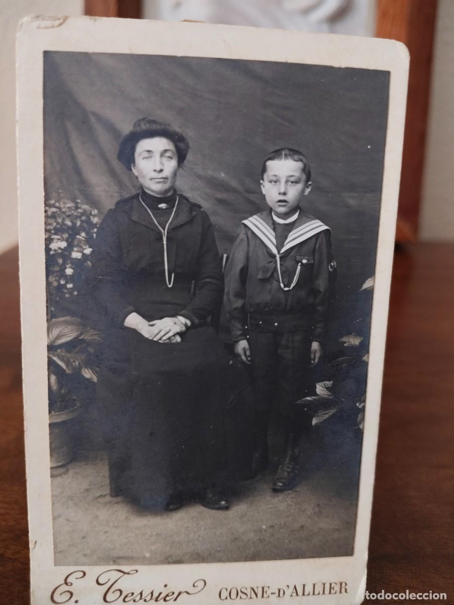 Fotograf&iacute;a antigua: CDV madrina o Madre con Ni&ntilde;o de Comuni&oacute;n.