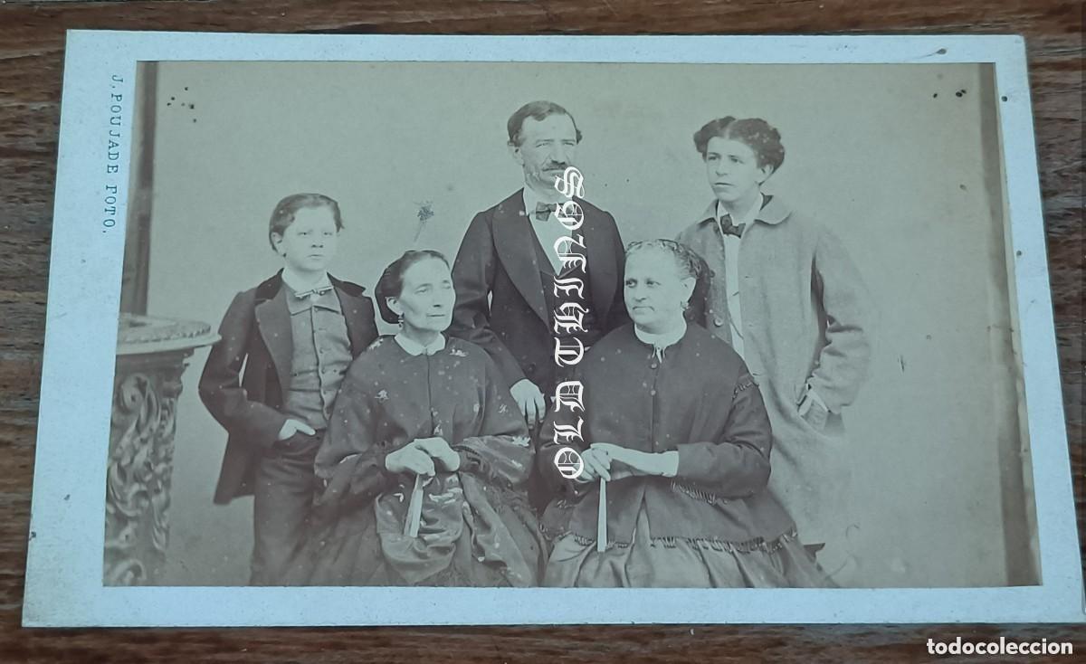 Antique Photography: ALBUMINA TIPO CDV / FOTOGRAFIA DE FAMILIA DE CIUDAD REAL / FOTO J. POUJADE / MIDE 10,5 X 6,5 CMS.