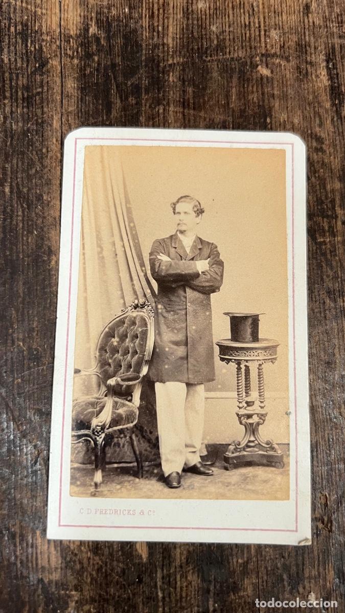 Antique Photography: CDV colonial caballero posando levita y sombrero copa fredricks La Habana