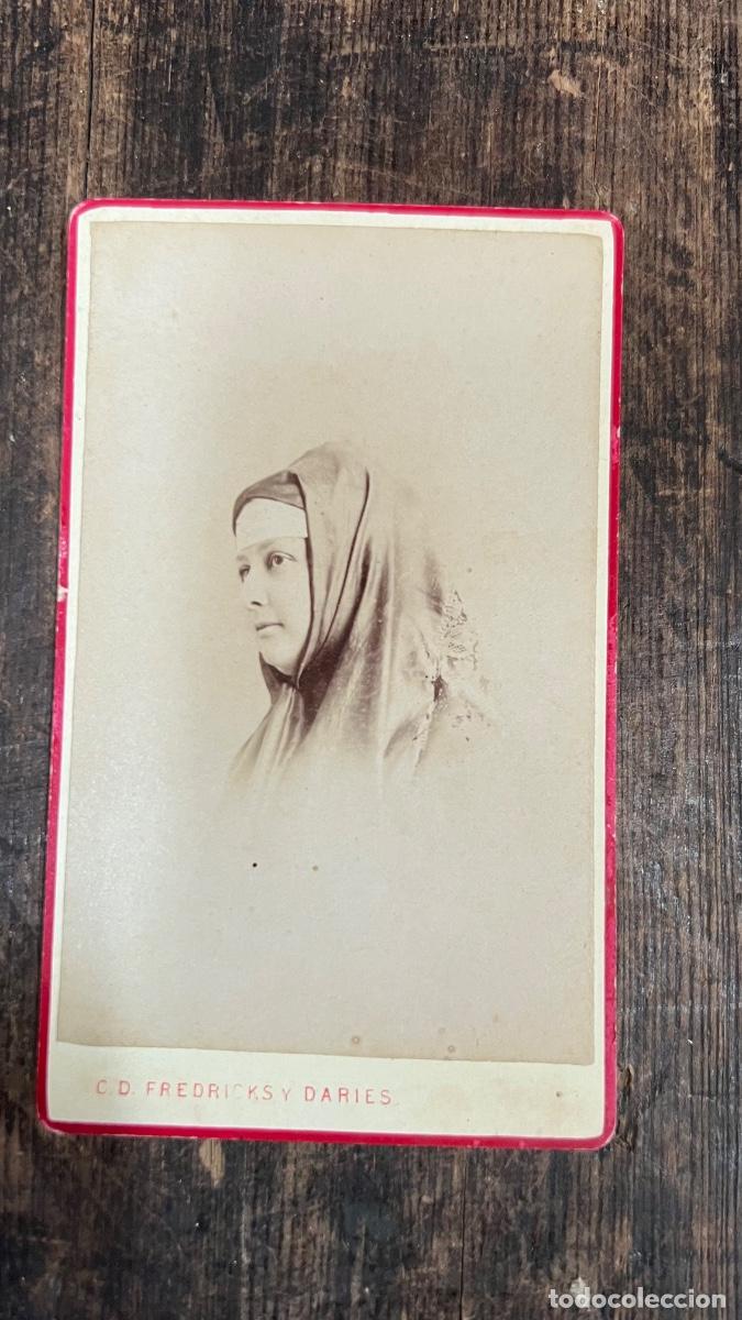 Antique Photography: CDV colonial busto mujer con cabeza cubierta fredricks y daries La Habana