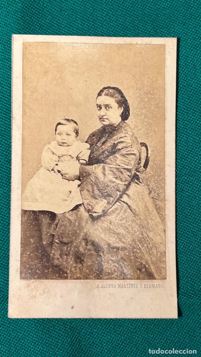 Fotograf&iacute;a antigua: CDV mujer con beb&eacute; posando alonso Mart&iacute;nez FOT Madrid