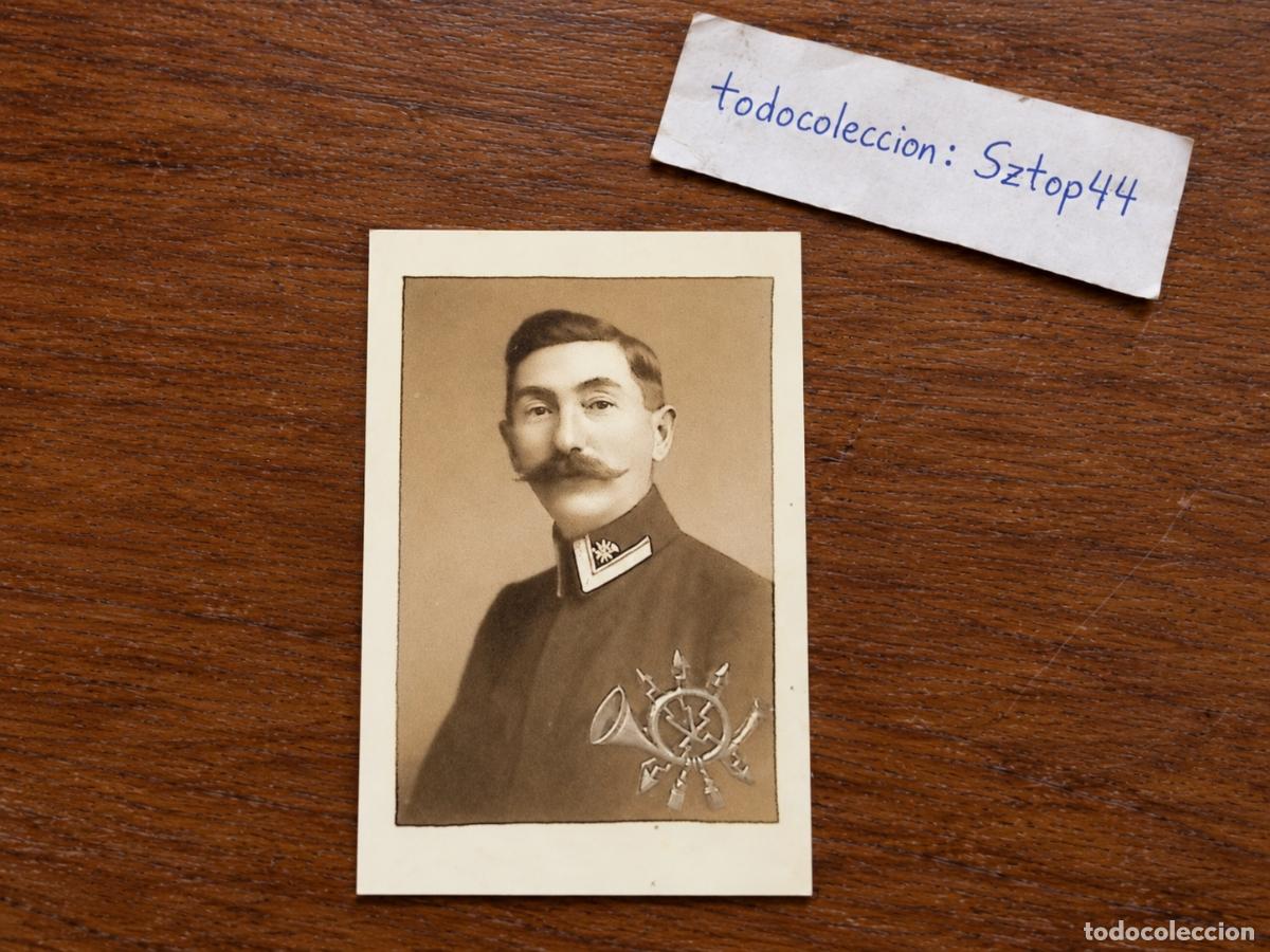 Fotograf&iacute;a antigua: Antigua Fotograf&iacute;a de Telegrafista - Retrato en Uniforme con Emblema de Rayos