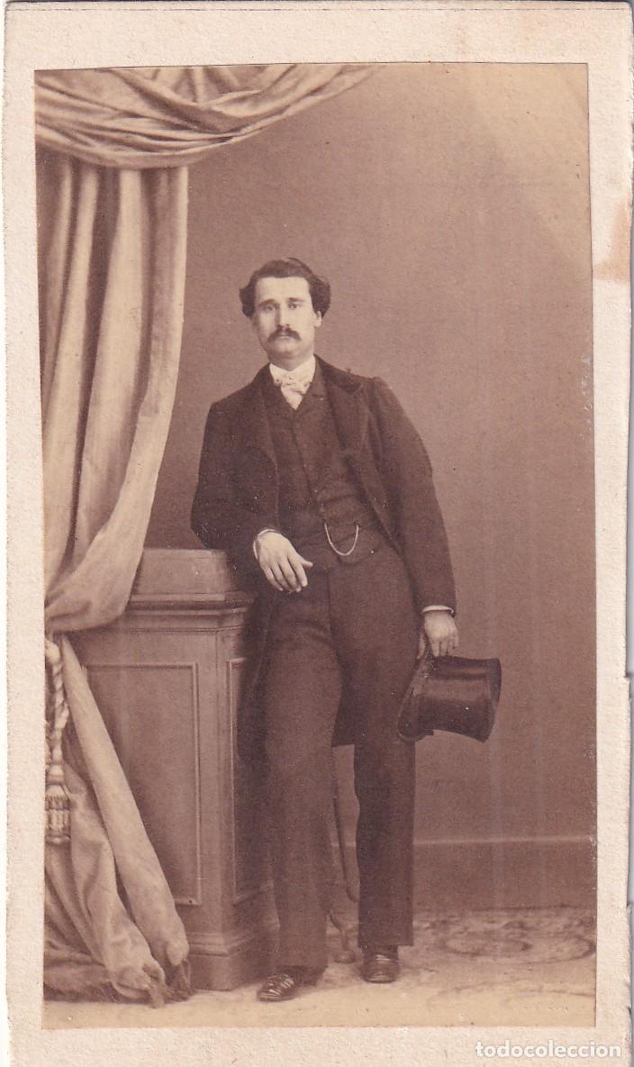 Antique Photography: Alb&uacute;mina tarjeta de visita Caballero con sombrero, personaje ?? J. Laurent. Carrera San Ger&oacute;nimo 39