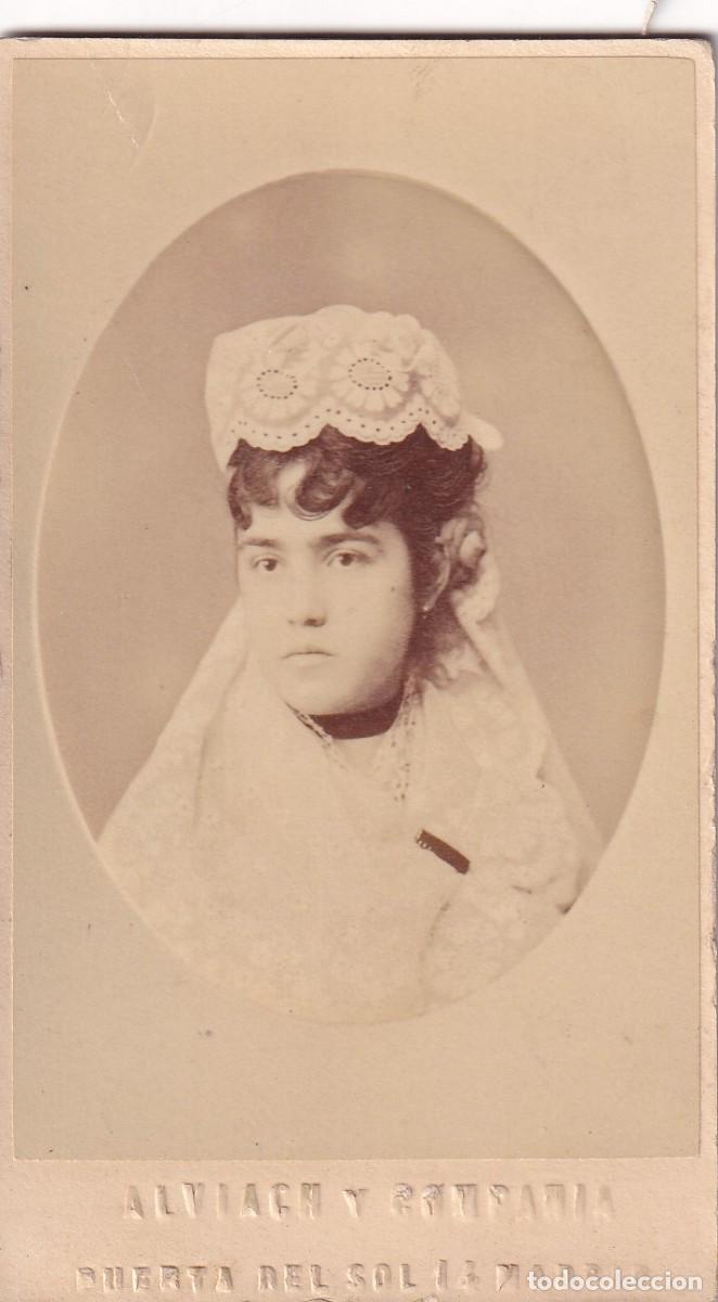 Antique Photography: Alb&uacute;mina tarjeta de visita dama con mantilla. Fot&oacute;grafo Alviach y compa&ntilde;&iacute;a Madrid.