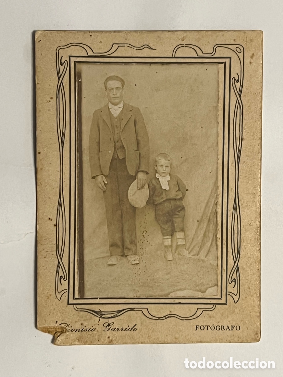 Fotograf&iacute;a antigua: ALBACETE..? Dionisio Garrido. CDV Carte de visite.. Padre e hijo Castilla La Mancha (fin Siglo XIX)