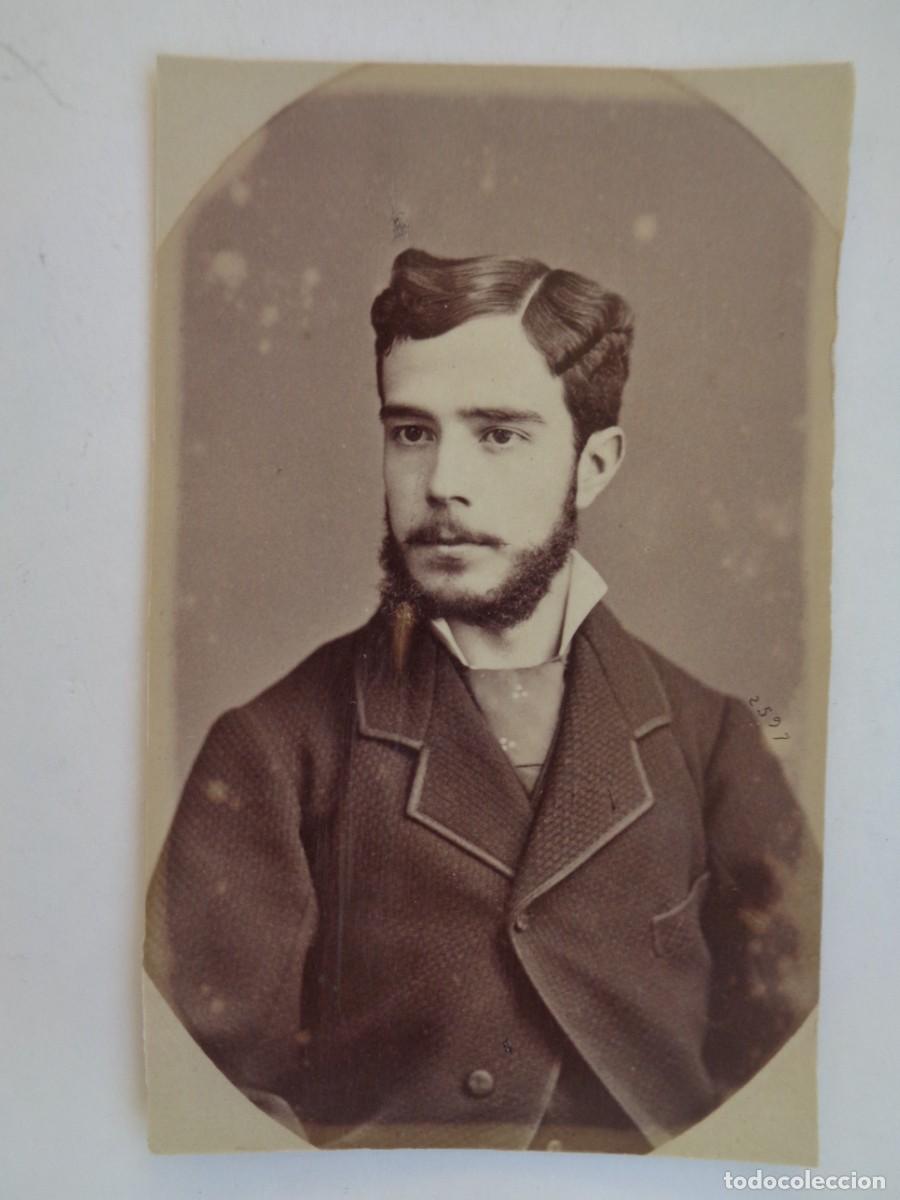 Alte Fotografie: CDV DE JOVEN ELEGANTE DEL SIGLO XIX, VILLAGARCIA 1880. DE J. GUTIERREZ , MADRID