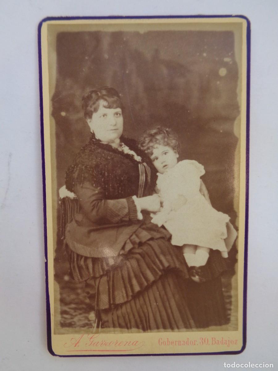 Fotograf&iacute;a antigua: CDV DE SE&Ntilde;ORA CON NI&Ntilde;A PEQUE&Ntilde;A DEL SIGLO XIX . DE A. GARRORENA , BADAJOZ