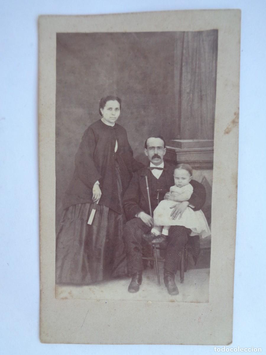 Alte Fotografie: CDV DE FAMILIA DEL SIGLO XIX . SIN DATOS
