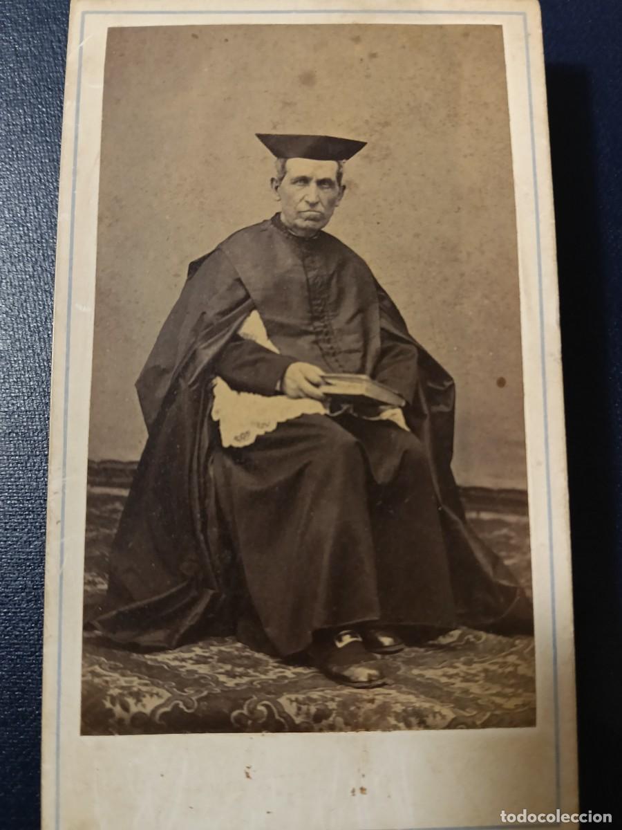 Fotografia antica: Bonito CDV de sacerdote, de Juli&aacute;n Campomanes - Badajoz
