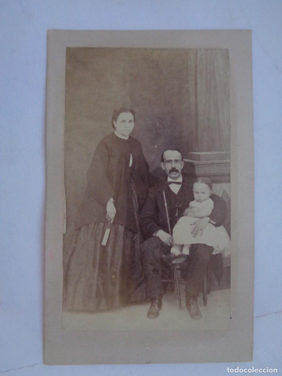 Fotograf&iacute;a antigua: CDV DE FAMILIA DEL SIGLO XIX