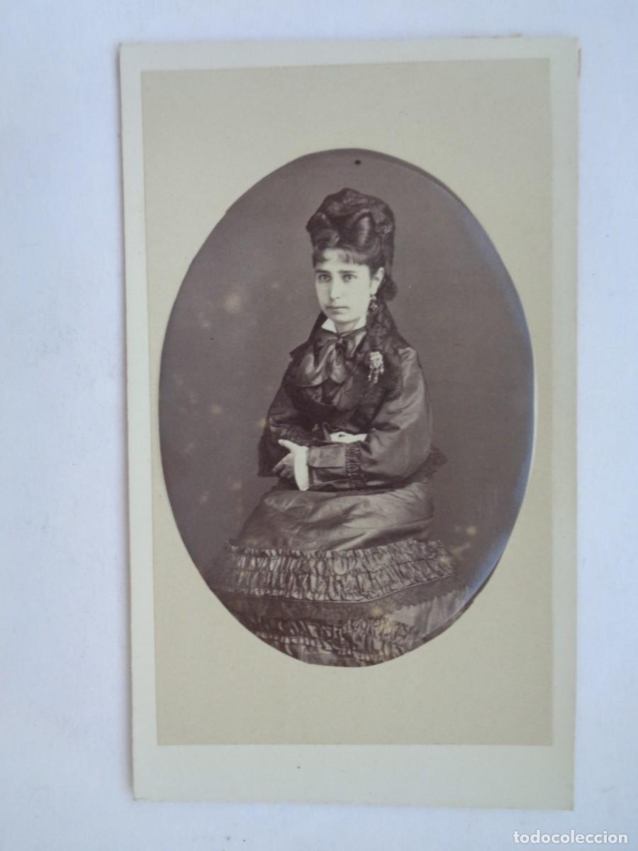 Fotograf&iacute;a antigua: CDV , PRECIOSA FOTO DE ESTUDIO DE SE&Ntilde;ORITA DEL SIGLO XIX