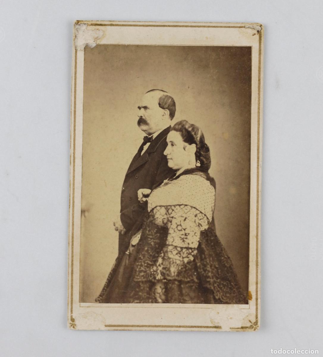 Fotograf&iacute;a antigua: Matrimonio por identificar, foto: fotograf&iacute;a catalana. Pl. real 10. Barcelona.