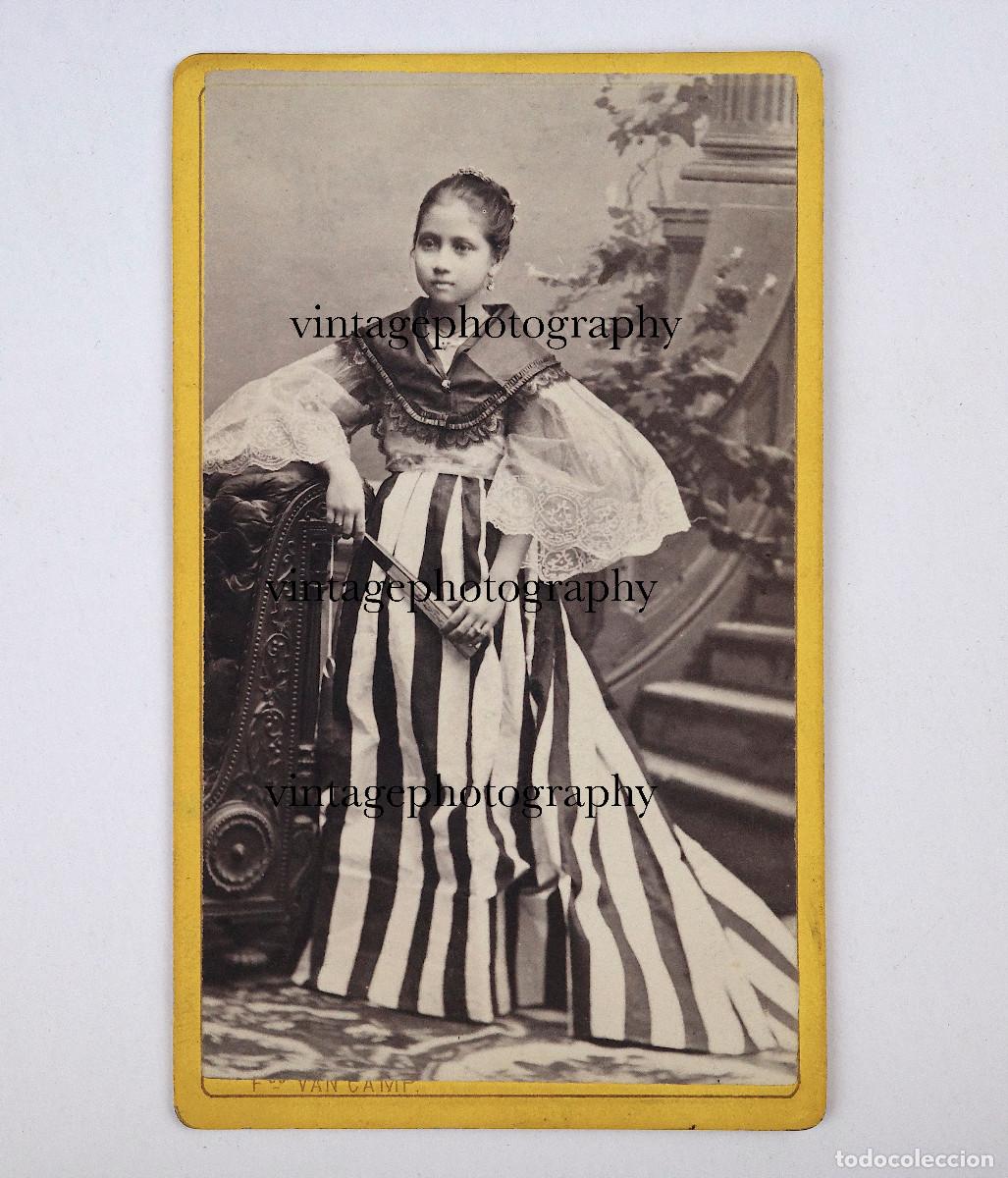 Fotograf&iacute;a antigua: RETRATO DE NI&Ntilde;A FILIPINA, 1860'S. FOTO: VAN CAMP, MANILA. CDV.
