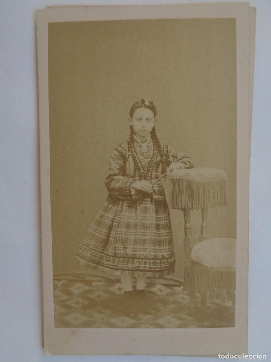 Fotograf&iacute;a antigua: PRECIOSA FOTO DE ESTUDIO ( CDV ) DE NI&Ntilde;A DEL SIGLO XIX . DE ANGEL GARRORENA ( BADAJOZ )