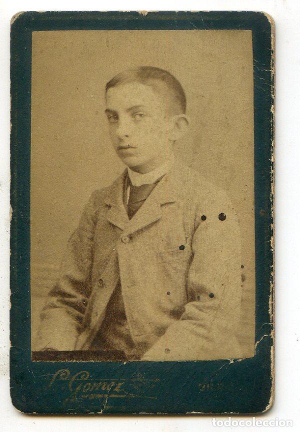 Fotograf&iacute;a antigua: Retrato de joven. Fotograf&iacute;a el&eacute;ctrica madrile&ntilde;a L. G&oacute;mez, Bilbao, tama&ntilde;o media CDV
