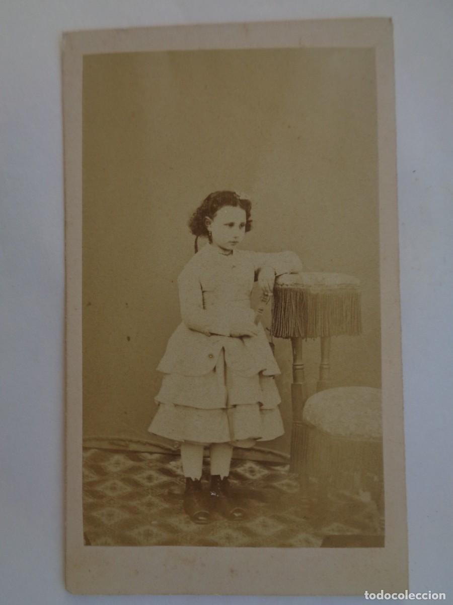 Fotograf&iacute;a antigua: PRECIOSA FOTO DE ESTUDIO CDV DE NI&Ntilde;A DEL SIGLO XIX . DE ANGEL GARRORENA ( BADAJOZ )