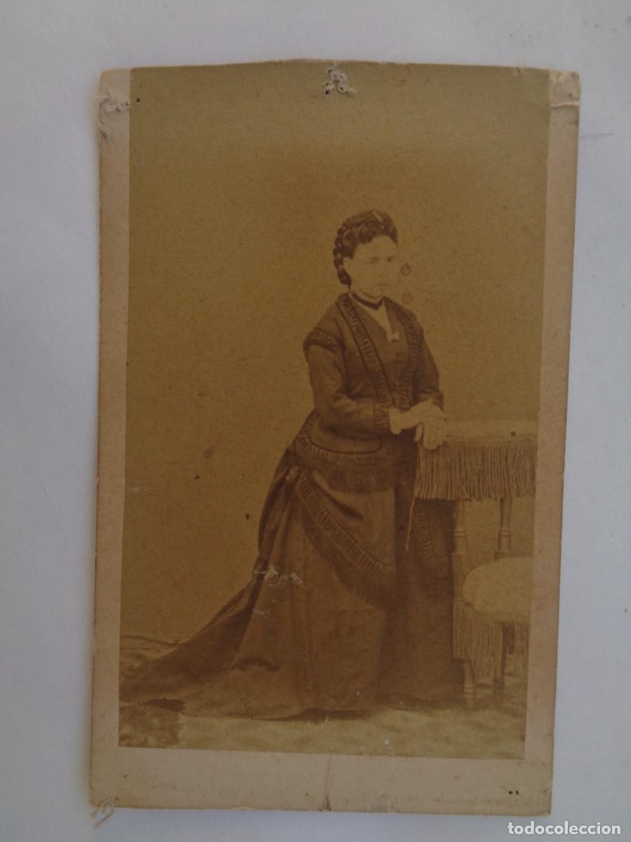 Fotograf&iacute;a antigua: PRECIOSA FOTO DE ESTUDIO CDV DE SE&Ntilde;ORA DEL SIGLO XIX . DE ANGEL GARRORENA ( BADAJOZ )