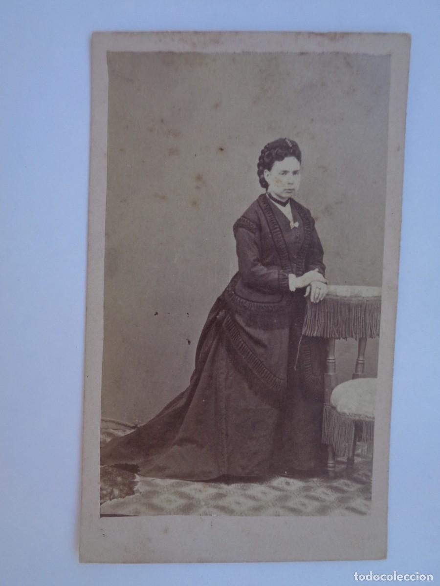 Fotograf&iacute;a antigua: PRECIOSA FOTO DE ESTUDIO CDV DE SE&Ntilde;ORA DEL SIGLO XIX . DE ANGEL GARRORENA ( BADAJOZ )