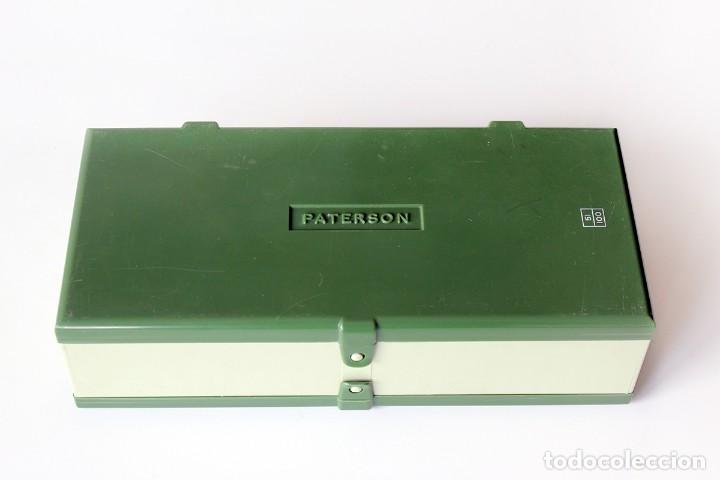 Fotografía antigua: Antigua caja para 100 diapositivas de 35 mm. Marca Paterson, Made in England. De plástico duro. - Foto 1 - 142312978