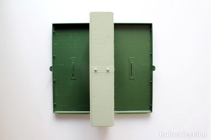 Fotografía antigua: Antigua caja para 100 diapositivas de 35 mm. Marca Paterson, Made in England. De plástico duro. - Foto 4 - 142312978