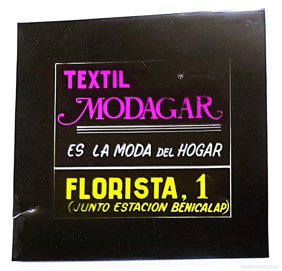 Alte Fotografie: RW DIAPOSITIVA PUBLICIDAD TEXTIL MODAGAR ES LA MODA DEL HOGAR FLORISTA 1 BENICALAP A&Ntilde;OS 60 70 D16