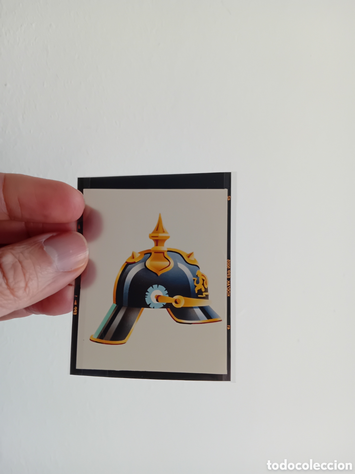 Fotograf&iacute;a antigua: 11 DIAPOSITIVAS MEDIO FORMATO DIBUJOS HECHOS POR ORDENADOR CON HISTORIA DEL CASCO. A&Ntilde;OS 90