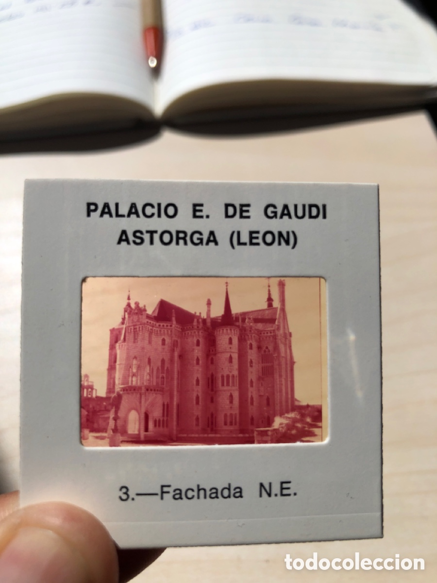 Fotograf&iacute;a antigua: Diapositiva Astorga. Le&oacute;n. Palacio Episcopal. Gaud&iacute;. Fachada N.E. ASM