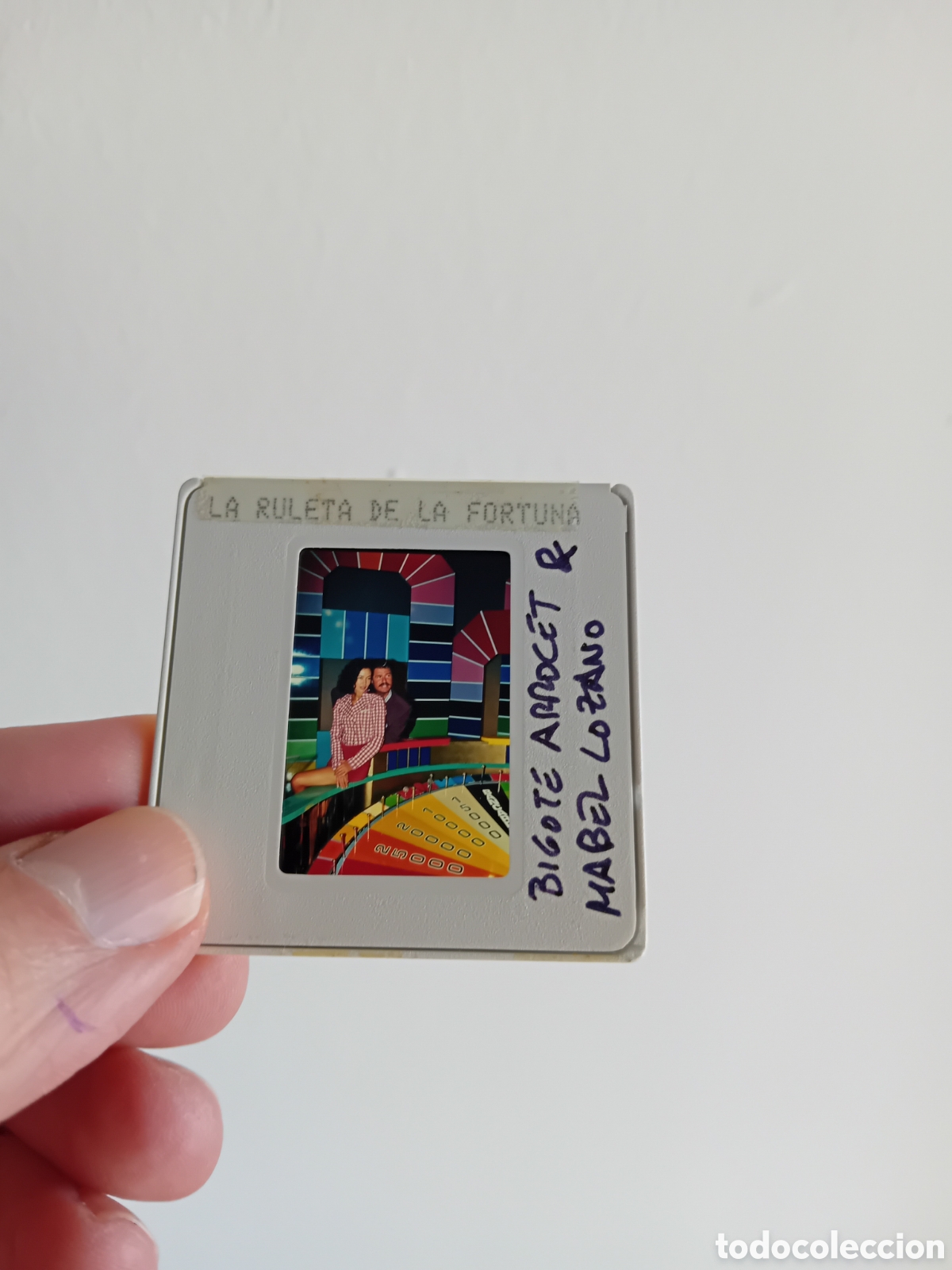 Fotograf&iacute;a antigua: DIAPOSITIVA 35MM BIGOTE ARROCET Y MABEL LOZANO EN CONCURSO LA RULETA DE LA FORTUNA. A&Ntilde;OS 90