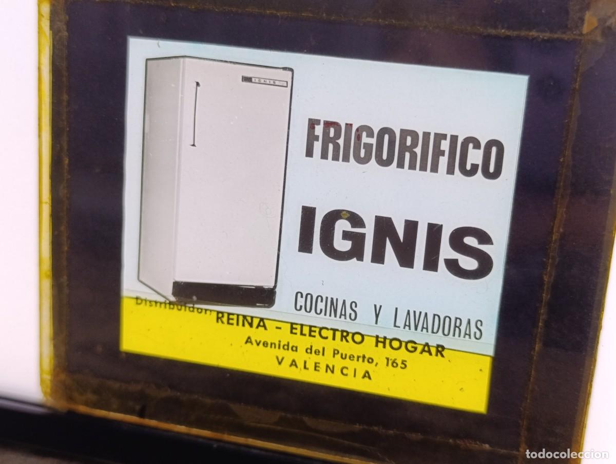 Fotografia antiga: Antiguo positivo en cristal, anuncio para cines, Frigor&iacute;fico Ignis.